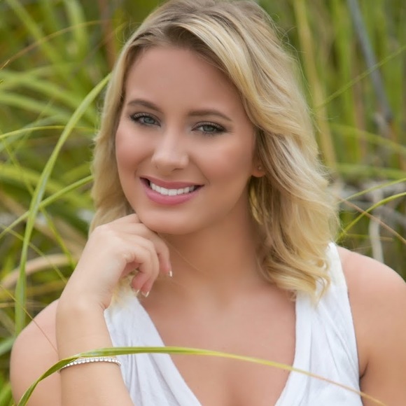 Meet your Posher, Taylor - Picture 1 of 1